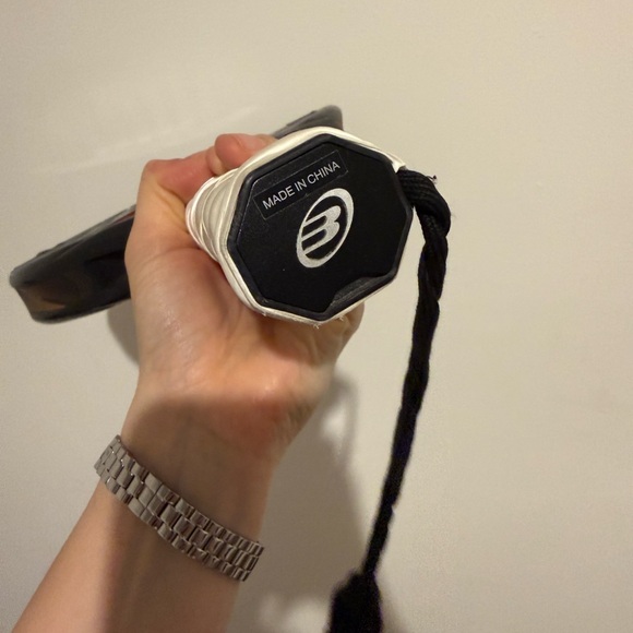 Bullpadel Vertex 04 Padel Racket - Picture 12 of 15